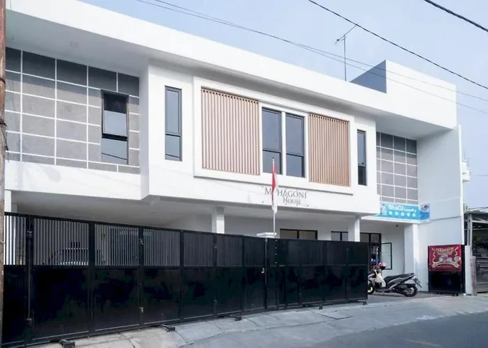 Hotel O Mahagoni House Syariah Bogor